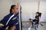 Cilene e Jéssiquinha no treino de musculação